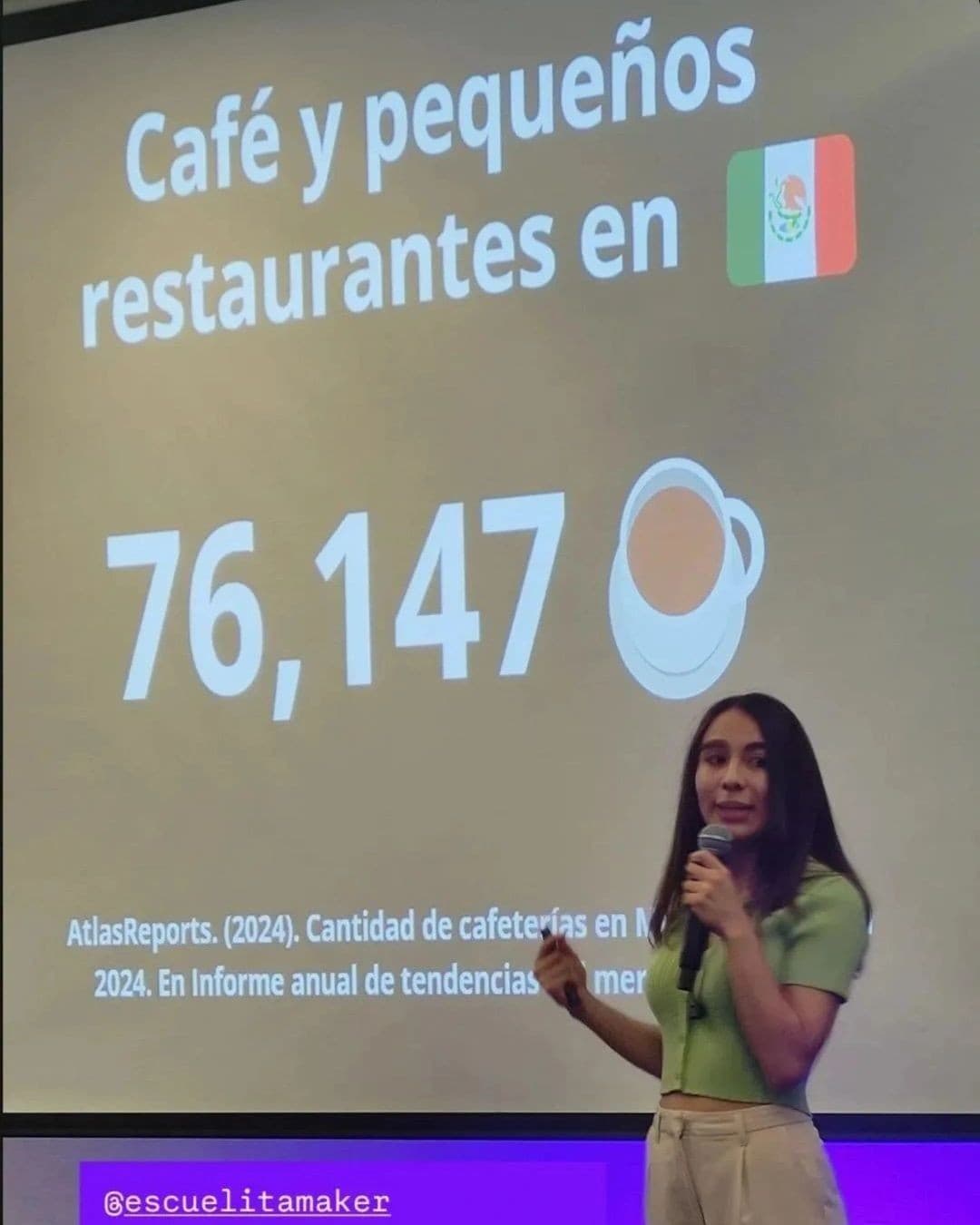 Fernanda Vázquez - Presenting Tario at Escuelita Maker